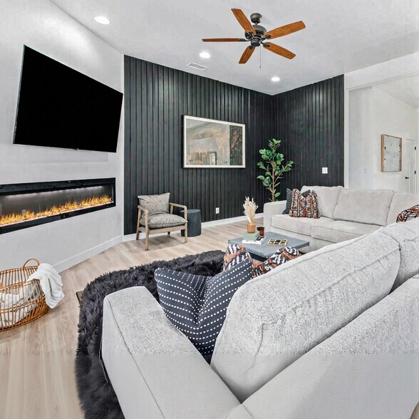 Building Photo - 1280 W Shullenbarger Dr