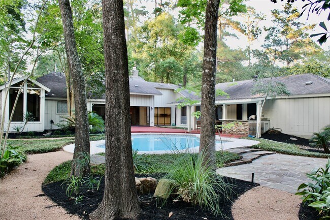 Building Photo - 9 Willowherb Ct
