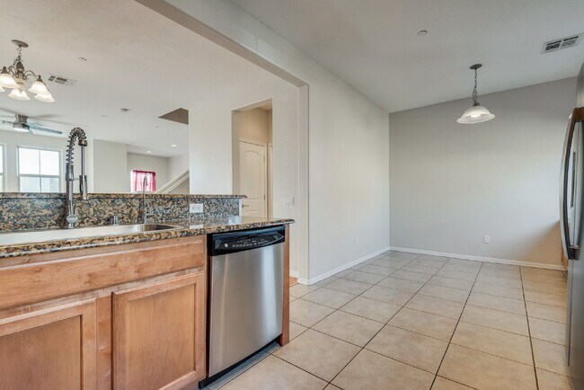 Building Photo - 4650 Ranch House Rd