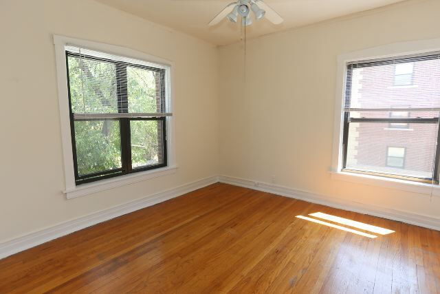 Building Photo - 836 W Waveland