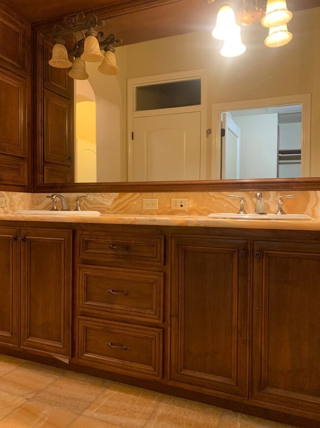 Building Photo - Move In Special: $250 Off First Month's Rent If Rented By 02/15/26! Luxurious Belvedere Condo Ava...