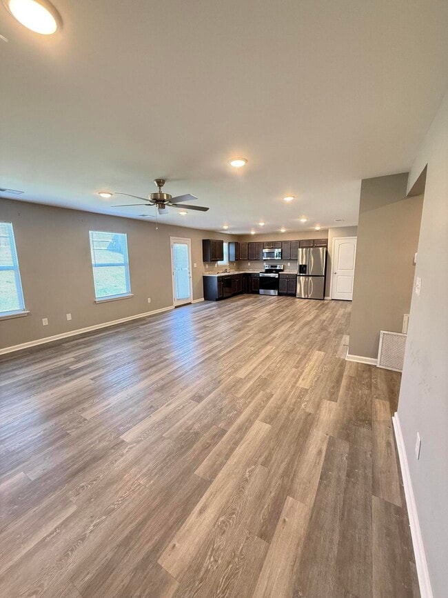 Building Photo - 110 Landry Ln