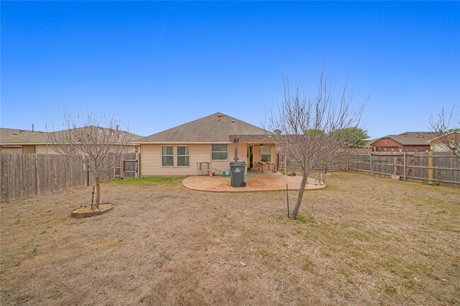 Building Photo - 111 Lynn Crest Bend