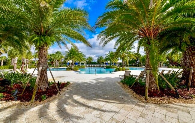 Building Photo - 5110 Levana St