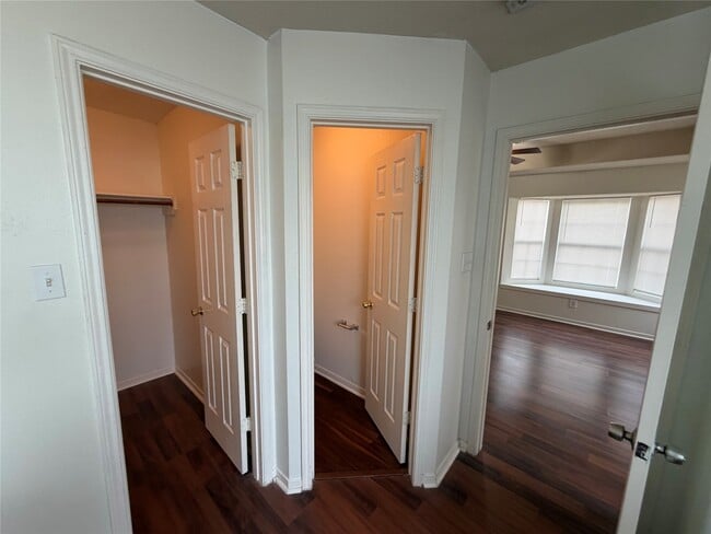 Building Photo - 18506 Carousel Creek Ct