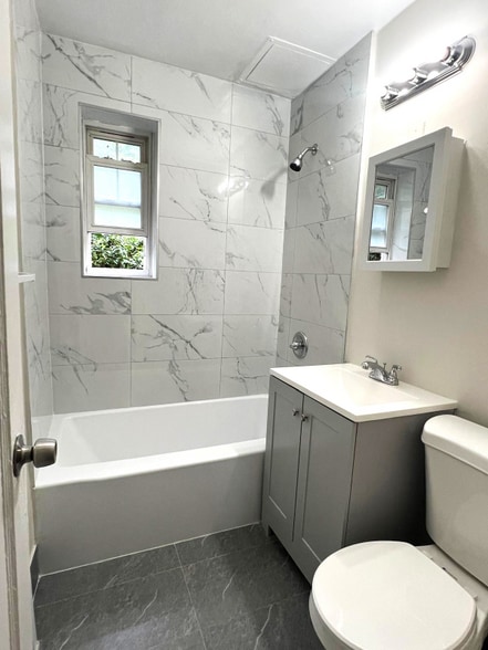 Building Photo - 212 N Arlington Ave