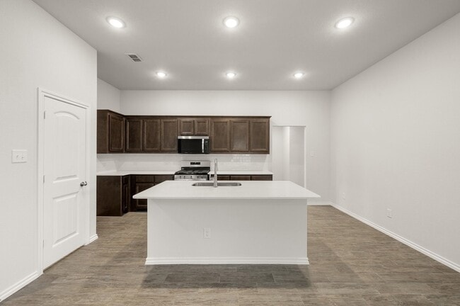 Building Photo - 2837 Hay Ln