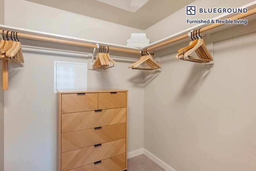 Building Photo - 101 Taylor Ave N