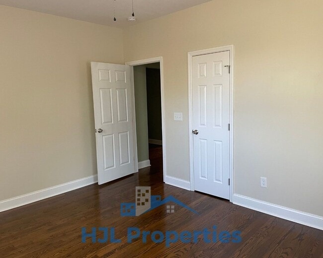 Building Photo - Beautiful Donelson Home