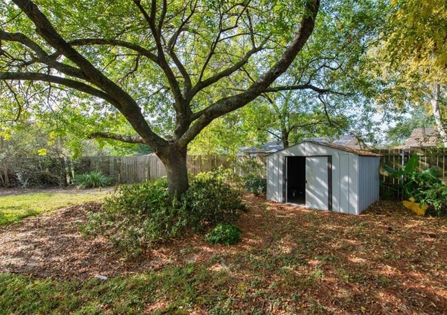 Building Photo - 17618 Autumn Trails Ln