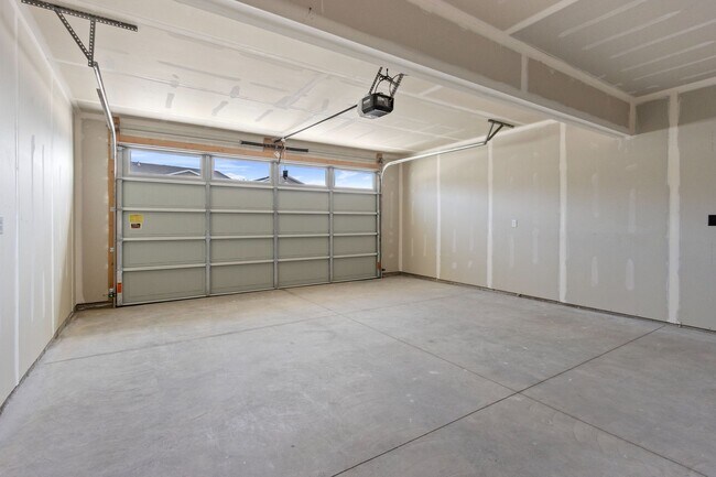 Building Photo - Upscale 3 Bedroom 2.5 Bath with Luxury Amenities in Richmond, Utah