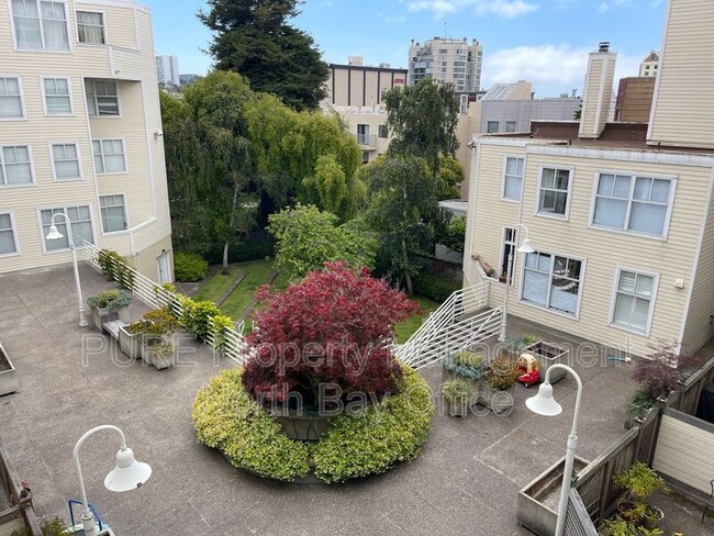 Building Photo - 2075 Sutter St