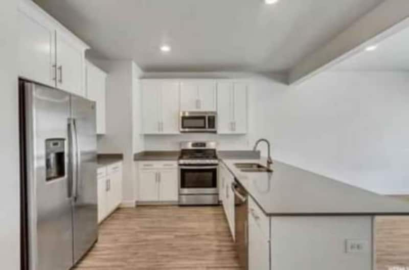 Primary Photo - 988 Sapphire Peak Dr