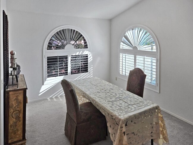 Building Photo - 11246 E Poinsettia Dr