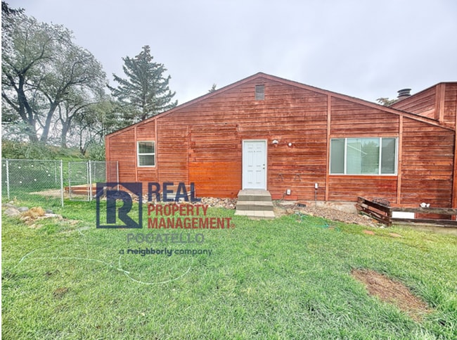 Building Photo - 2377 Gail Dr.