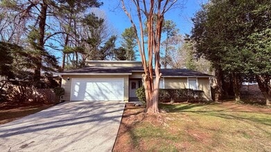 Building Photo - Beautiful Roswell 3 Bedroom-2 Bathroom Ranch, Minutes from 400, Available NOW!