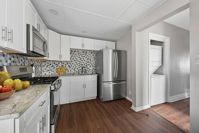 Building Photo - 2418 Burr Oak Ave