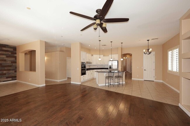 Building Photo - 2007 E Topeka Dr