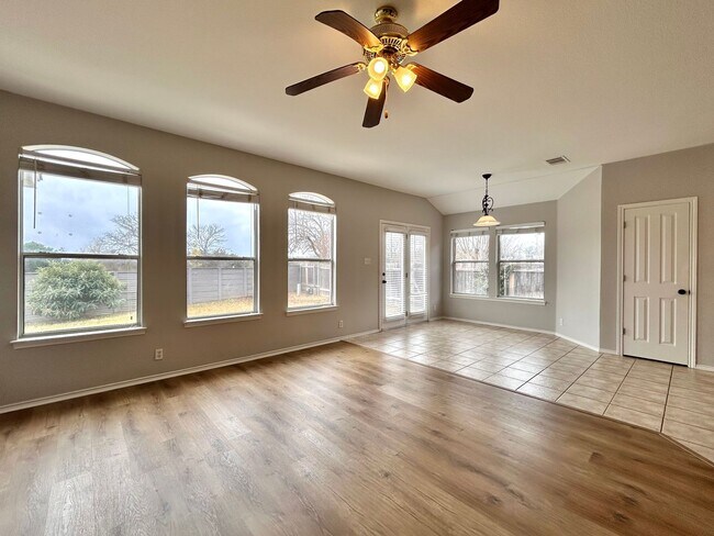 Building Photo - Move-In Ready 3/BR 2/BA Home Featuring Fireplace, Garage & Private Yard