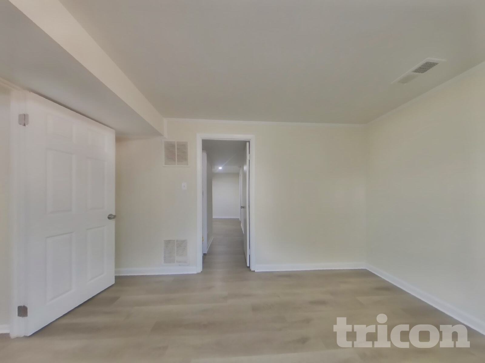 Building Photo - 3109 Lakehurst Ave