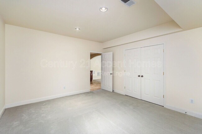 Building Photo - 42911 Nokes Corner Terrace