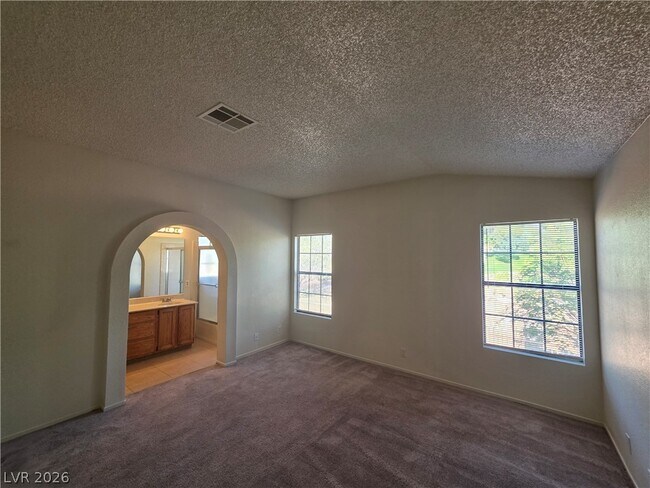 Building Photo - 4801 Fiesta Lakes St