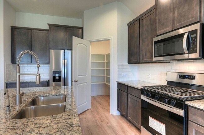 Building Photo - 31603 Zoe Pt