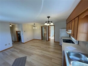 Building Photo - 45 Whittle St