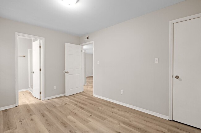 Building Photo - 6108 Spice Ridge Ln
