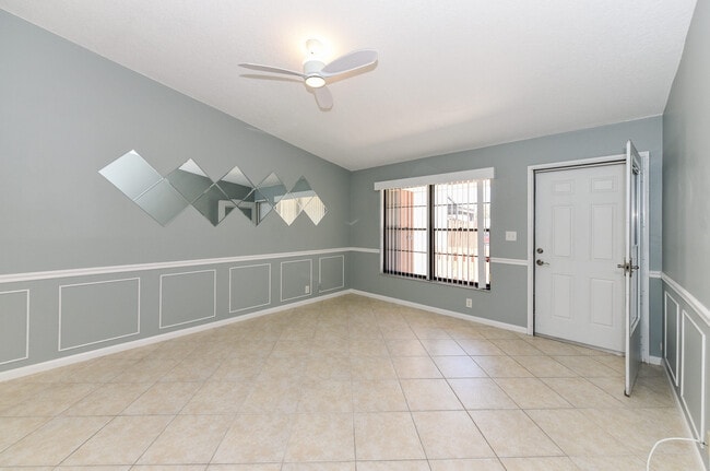 Building Photo - 7914 SE Villa Cir