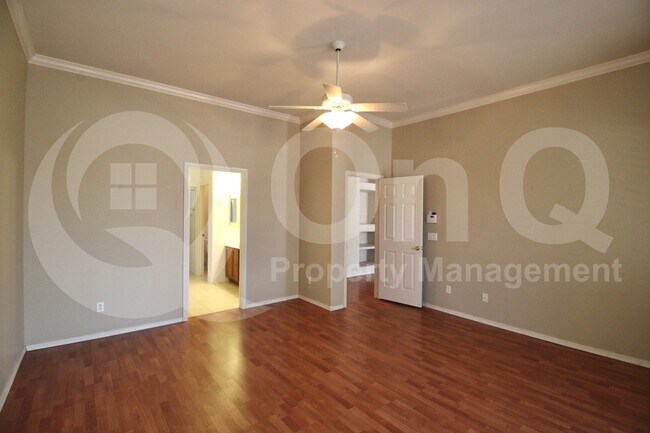Building Photo - 1445 S Park Grove Cir