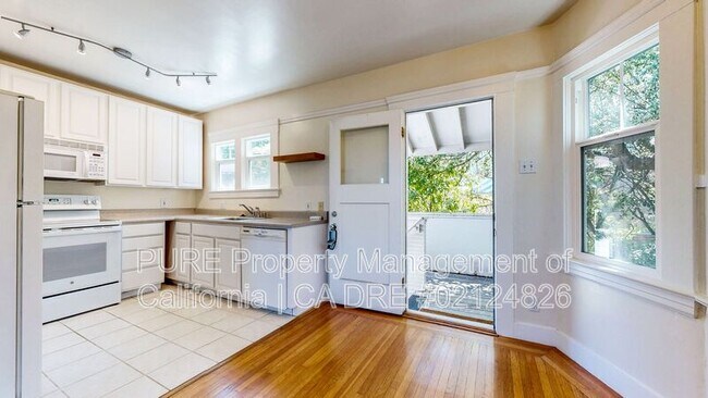 Building Photo - 195 San Carlos Ave