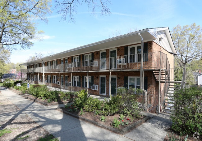 Building Photo - Oak Tree Apartment Homes