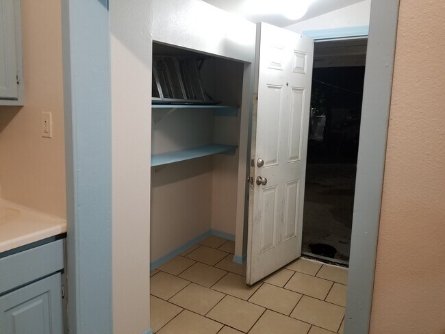 pantry - 318 Hollenbeck Ave