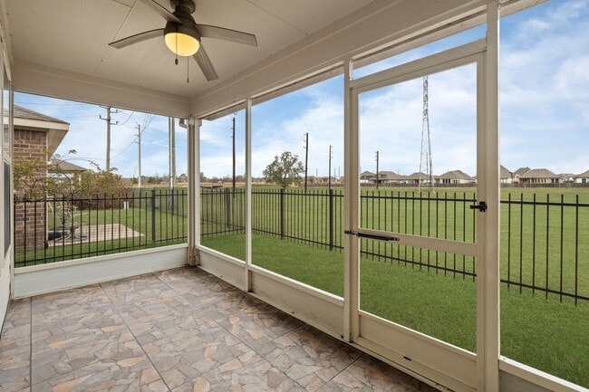 Building Photo - 2811 Cone Flower Dr