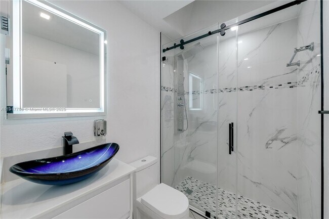 Building Photo - 1025 NW 128th Ct