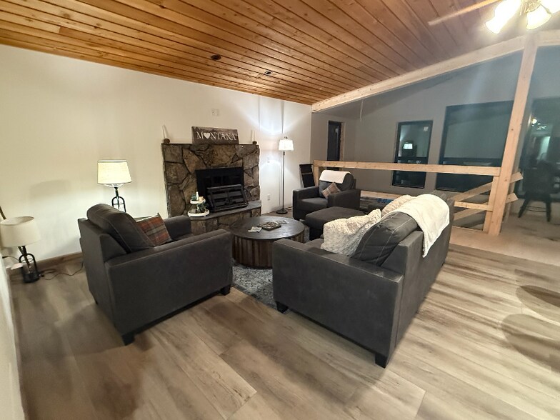 Building Photo - 31179 Grinde Bay Ln