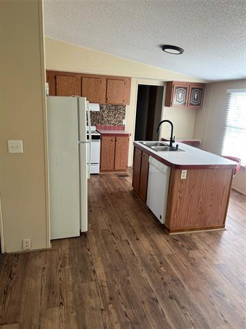 Building Photo - 3370 Surfside Dr