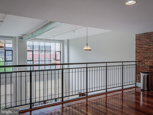Building Photo - 1600 Clarendon Blvd