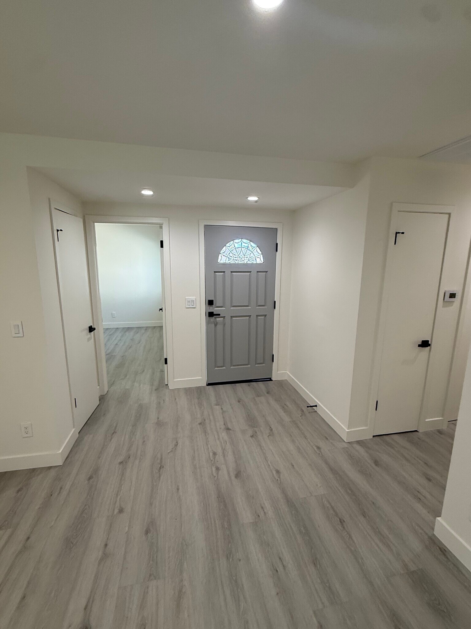 Building Photo - 6650 Sale Ave