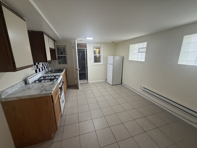 Building Photo - 5218 W Crystal St