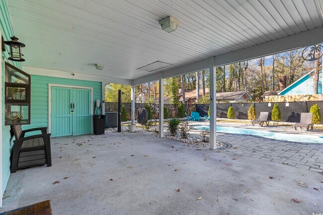 Building Photo - 2406 Bert Dr