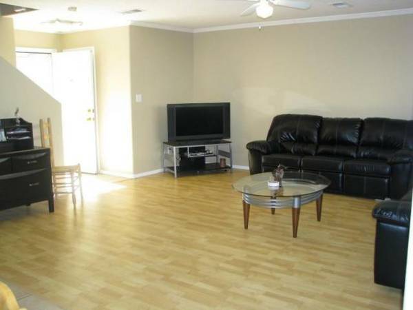 Building Photo - 12419 Fountain Hill Ln NE