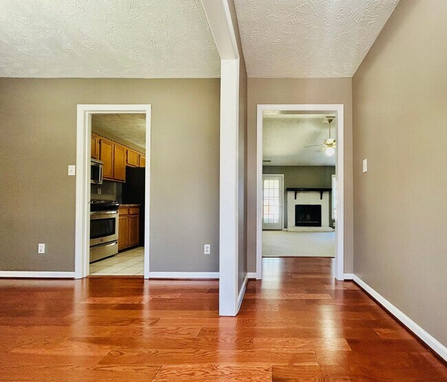 Building Photo - 205 Sparrow Dr