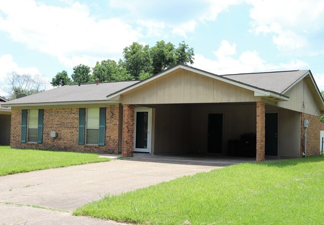 Building Photo - Recently updated in 2026 - Lovely 3 bedroom 2 bath home for lease in south Bossier City LA 71112