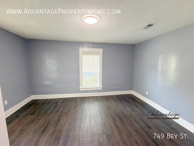 Building Photo - 749 Bey St
