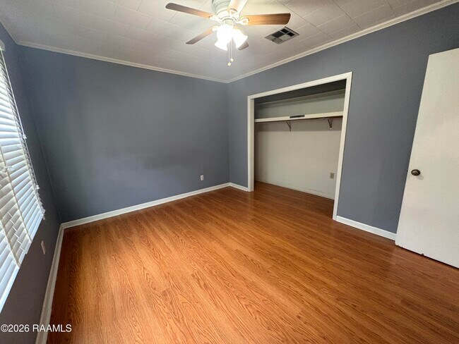 Building Photo - 605 Coolidge St