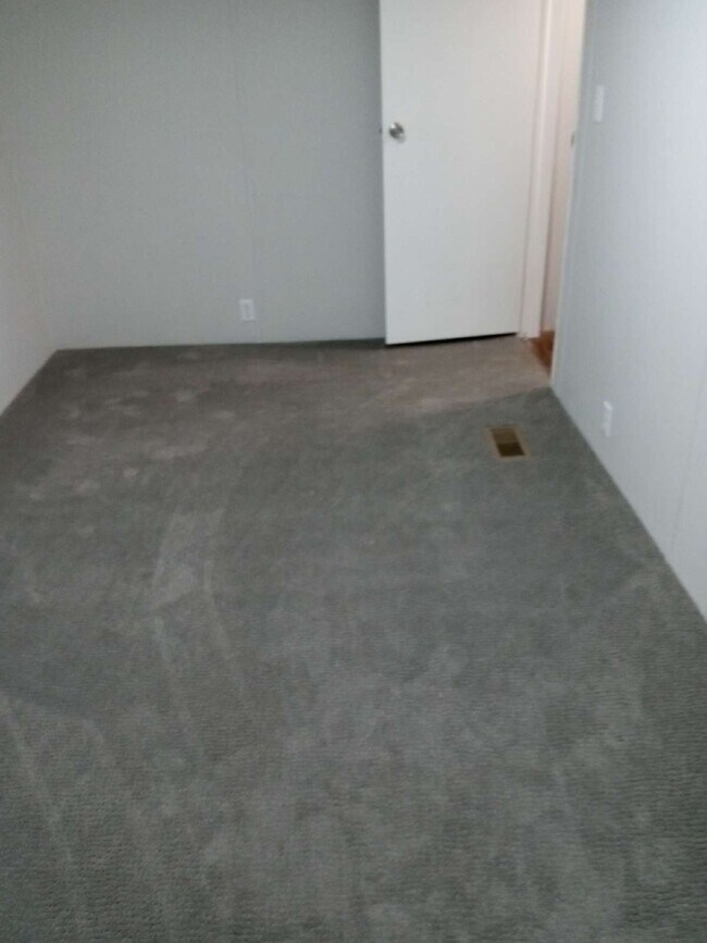 Building Photo - 3000 Poplar St