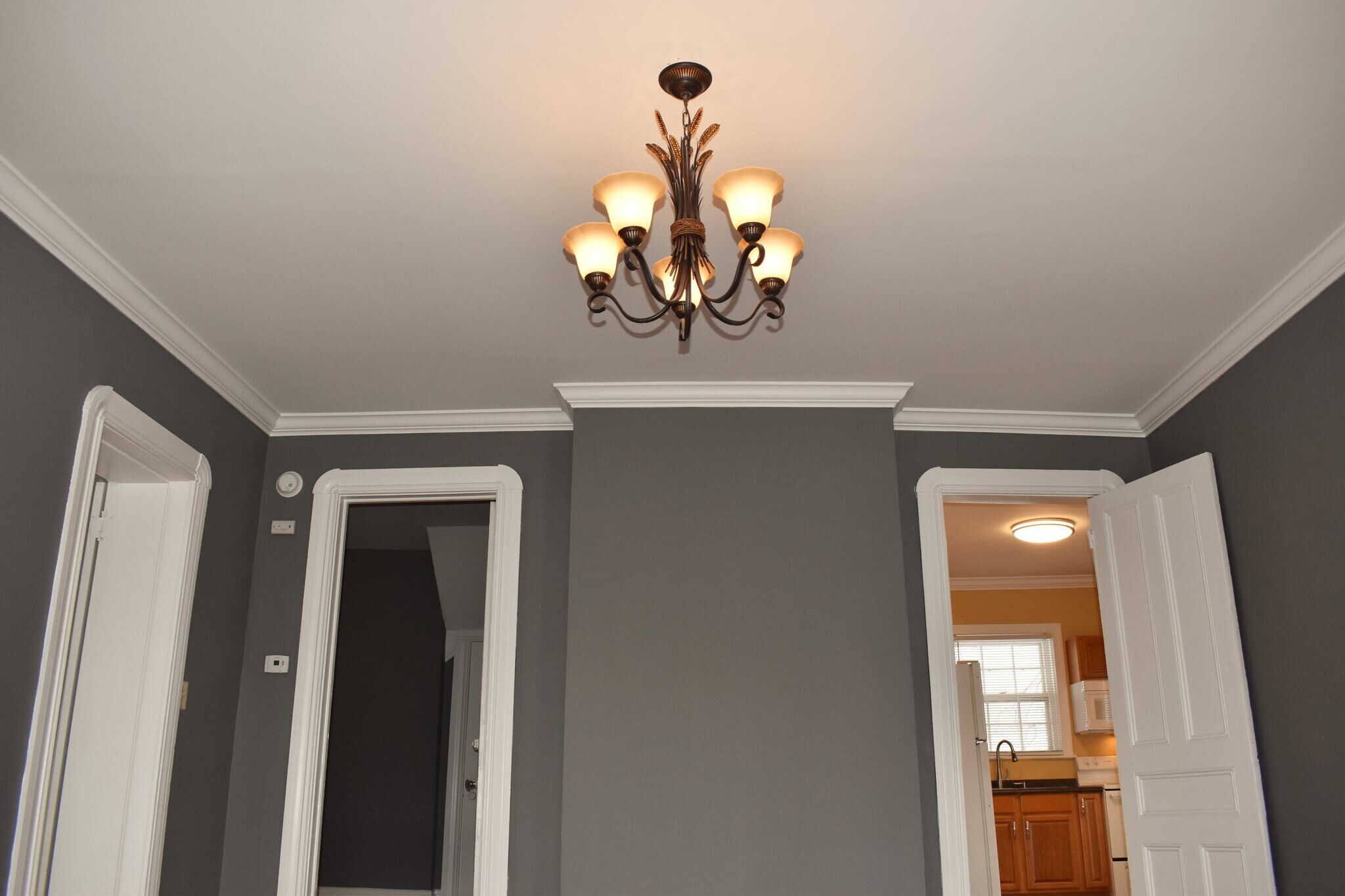 Living Room - 533 W Gray St