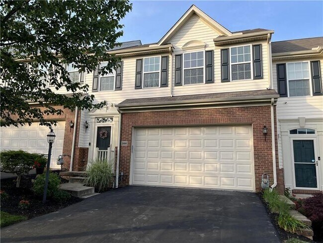 Primary Photo - 266 Maple Ridge Dr